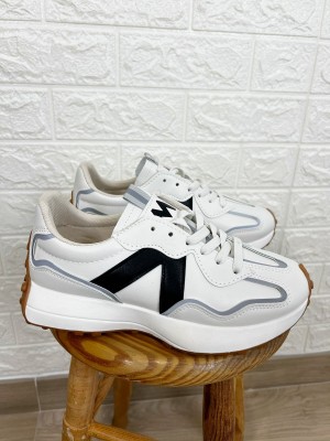 Zapatillas balanc blanca y negra